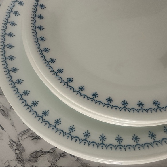 Set Of 4 Corelle Snowflake Blue Garland LivingWare By Corning